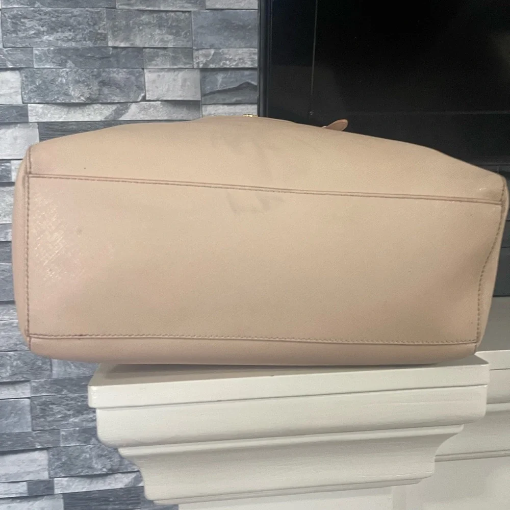 Tory Burch" Emerson Tote - Picture 12 of 15